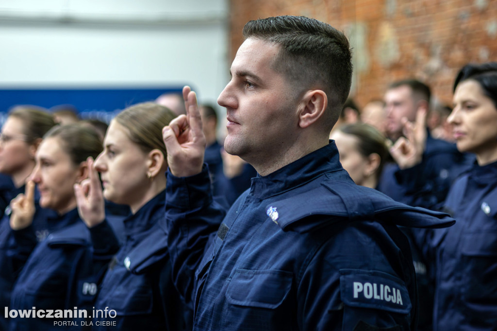 Nowi policjani w łowickiej policji