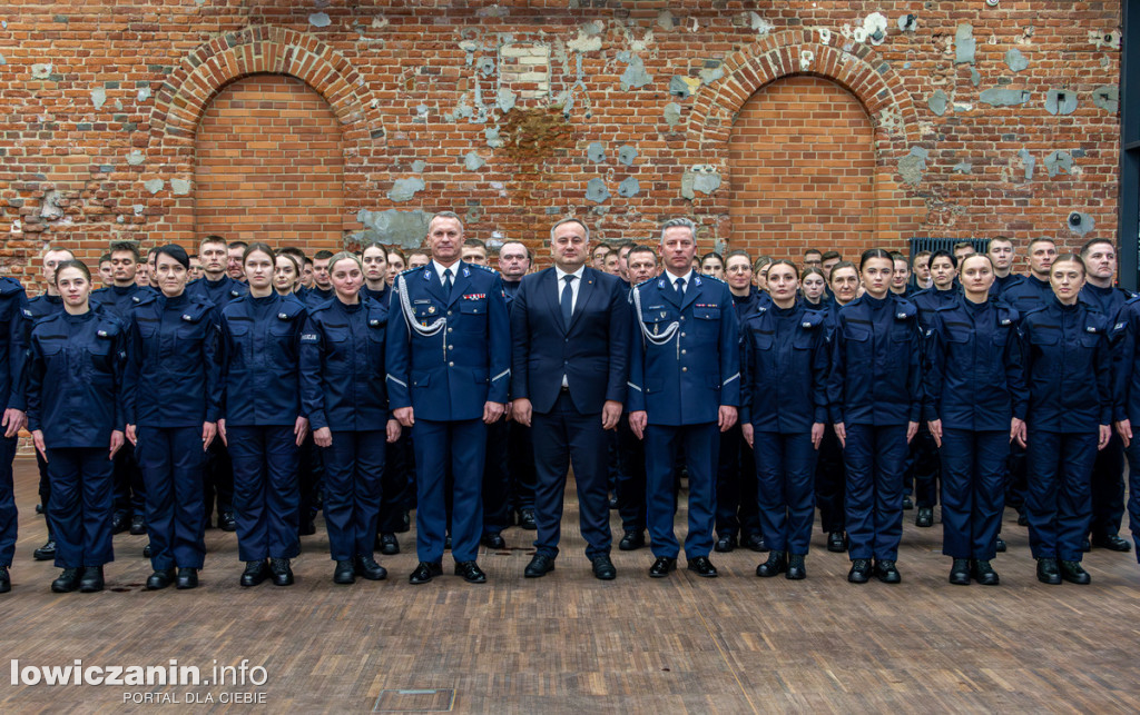 Nowi policjani w łowickiej policji