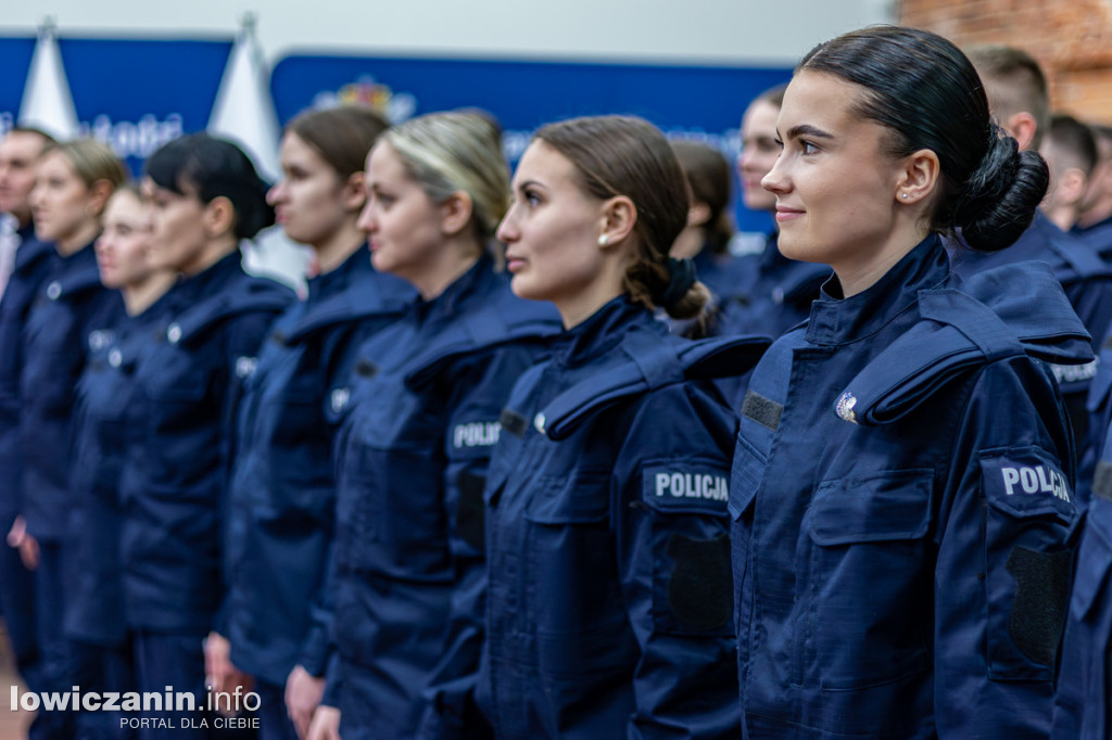 Nowi policjani w łowickiej policji