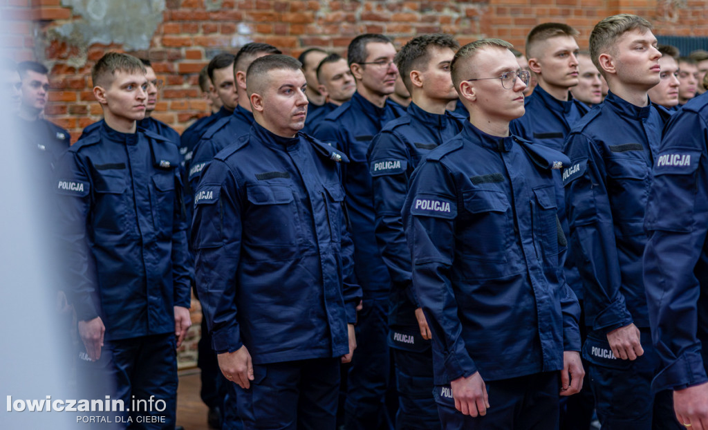 Nowi policjani w łowickiej policji