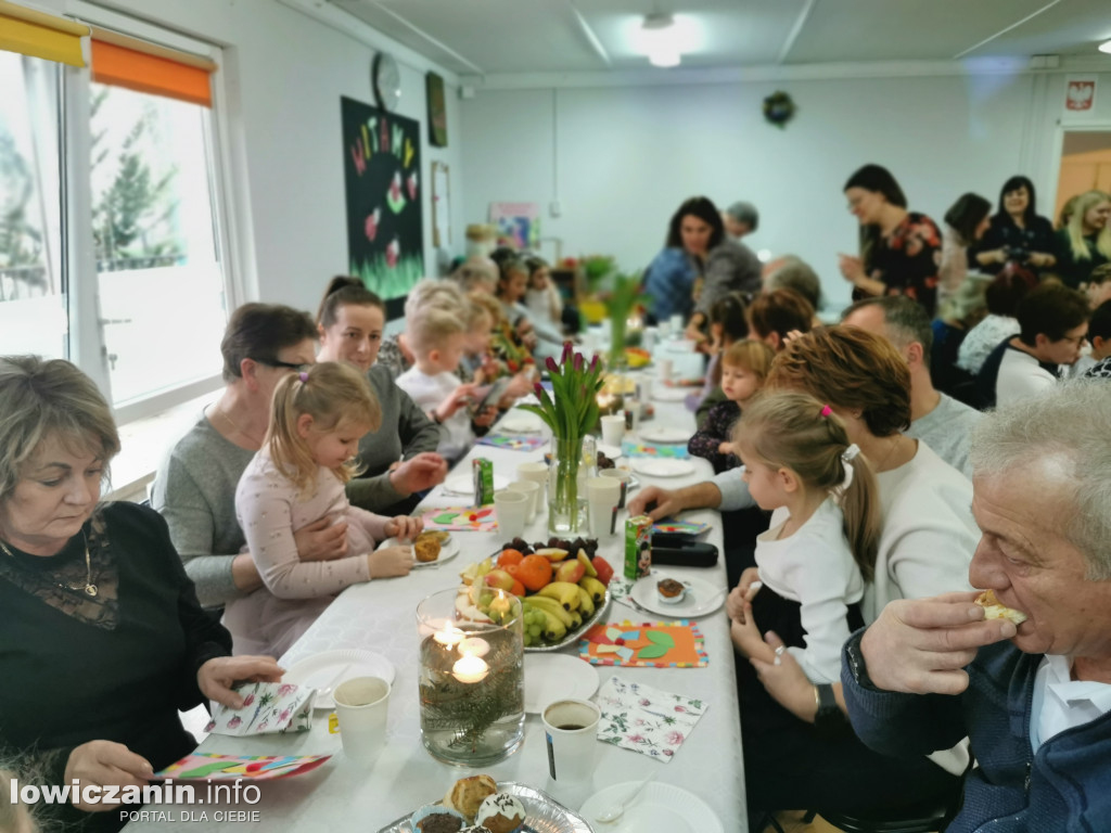 Dzieci z grupy Biedronek z Przedszkola nr 2 „ Pod Tęczą” dziękują swoim Babciom i Dziadkom