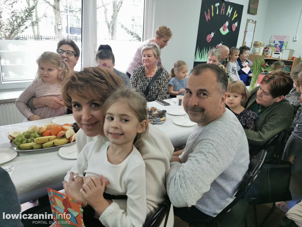 Dzieci z grupy Biedronek z Przedszkola nr 2 „ Pod Tęczą” dziękują swoim Babciom i Dziadkom