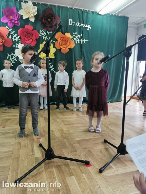 Dzieci z grupy Biedronek z Przedszkola nr 2 „ Pod Tęczą” dziękują swoim Babciom i Dziadkom