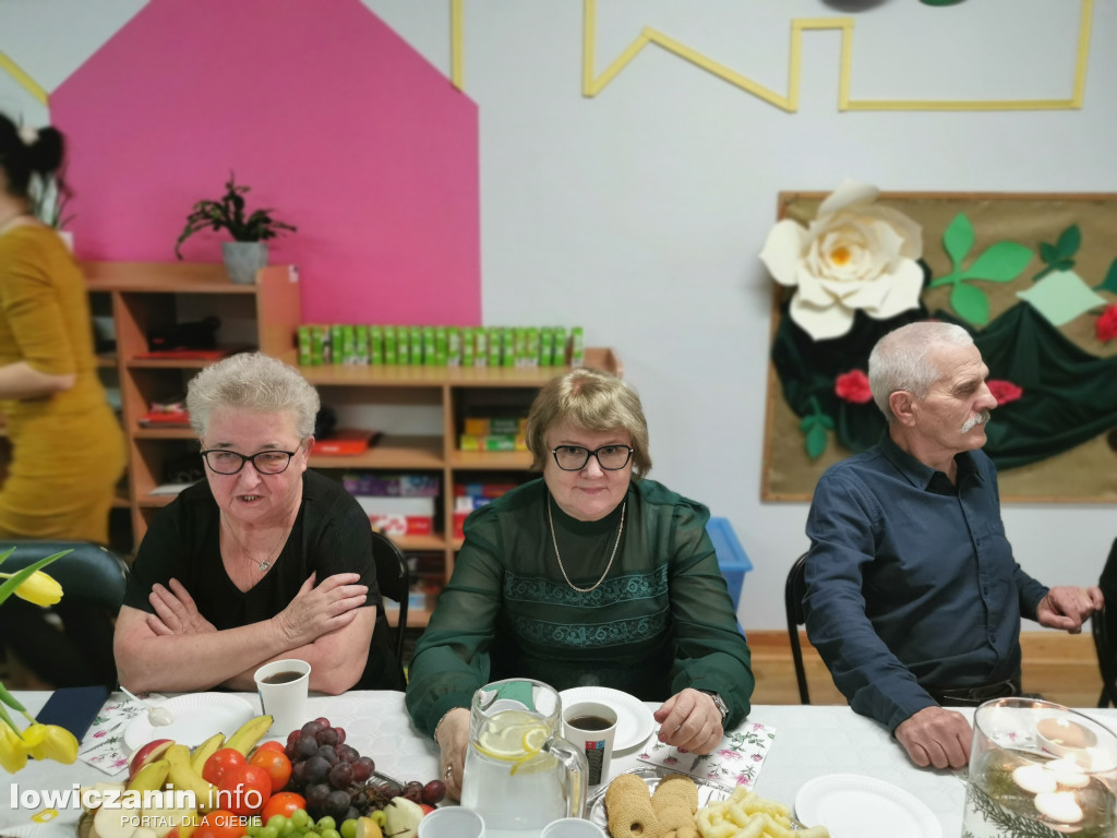 Dzieci z grupy Biedronek z Przedszkola nr 2 „ Pod Tęczą” dziękują swoim Babciom i Dziadkom