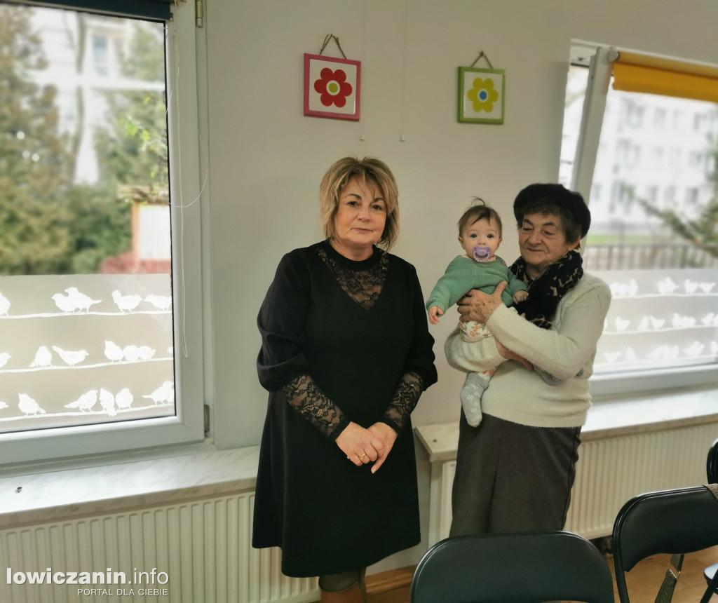 Dzieci z grupy Biedronek z Przedszkola nr 2 „ Pod Tęczą” dziękują swoim Babciom i Dziadkom