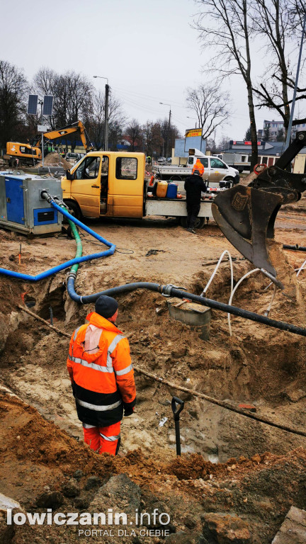 Rondo przy ul. Ułańskiej i Topolowej - postępy w budowie