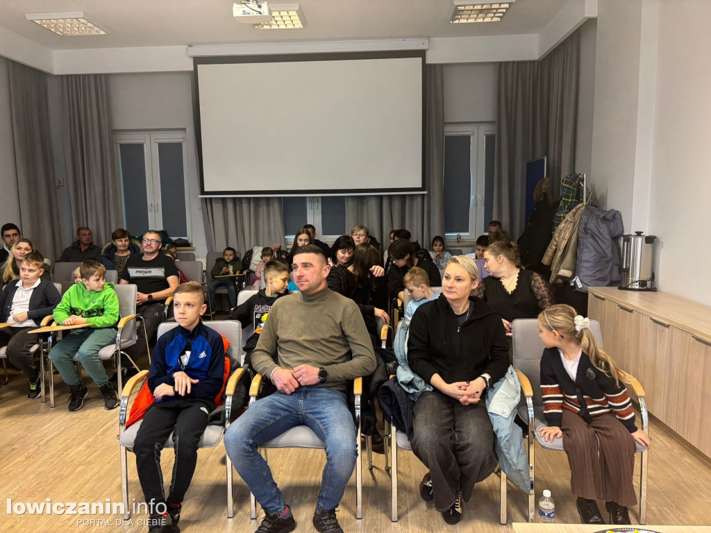 Młodzi artyści nagrodzeni w konkursie plastycznym strażaków
