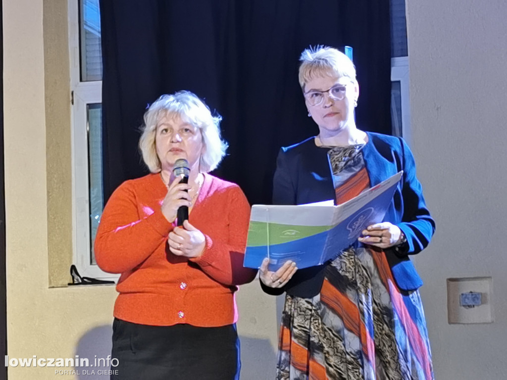 Kolędowanie w Pijarskiej w Łowiczu