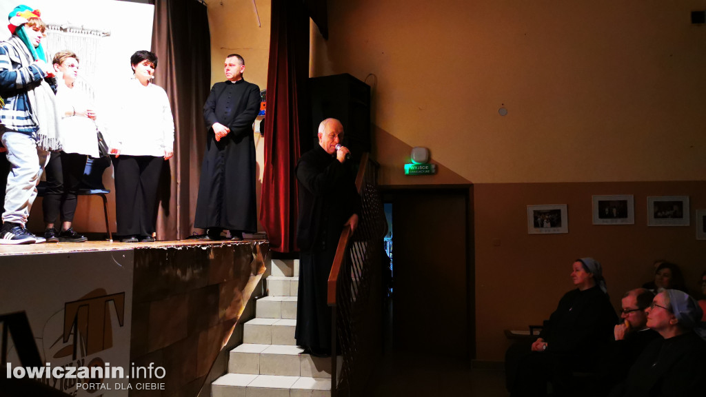 (Nie)Zwykły Teatr przedstawienie \\\