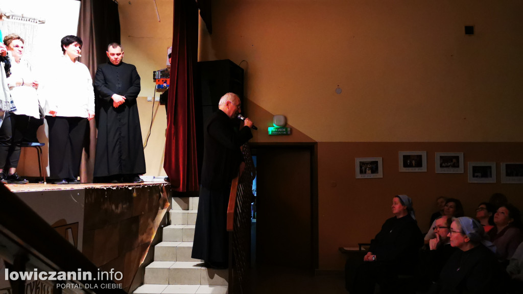 (Nie)Zwykły Teatr przedstawienie \\\