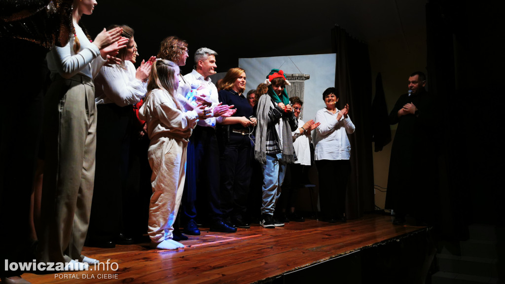 (Nie)Zwykły Teatr przedstawienie \\\