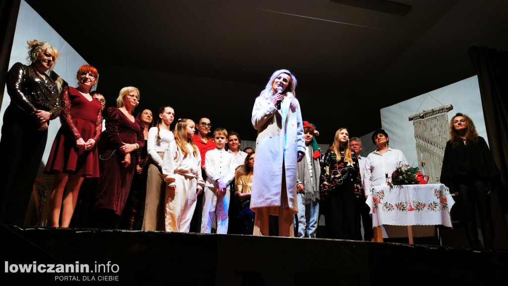 (Nie)Zwykły Teatr przedstawienie \\\