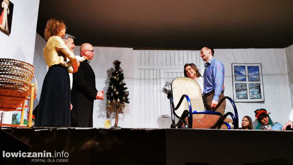 (Nie)Zwykły Teatr przedstawienie \\\