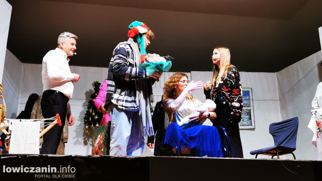 (Nie)Zwykły Teatr przedstawienie \\\