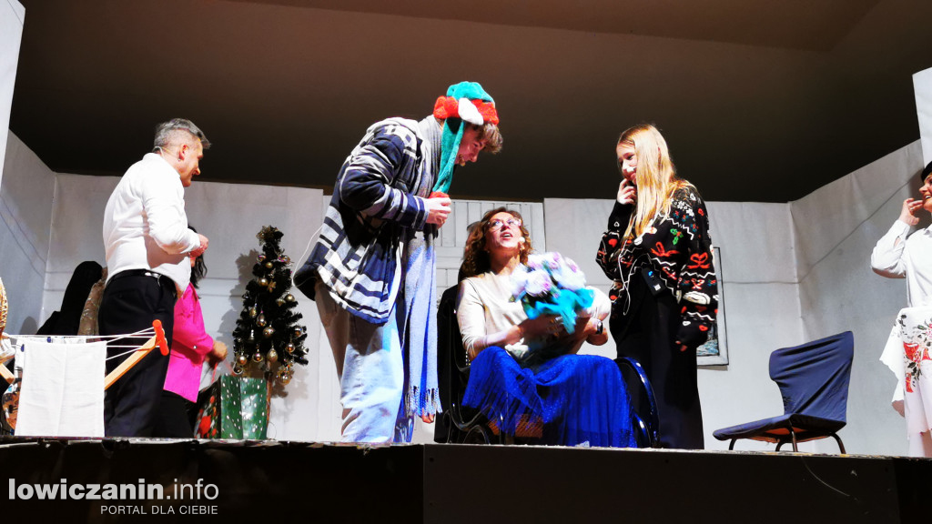 (Nie)Zwykły Teatr przedstawienie \\\