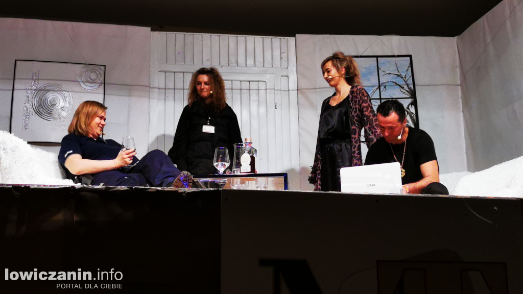 (Nie)Zwykły Teatr przedstawienie \\\