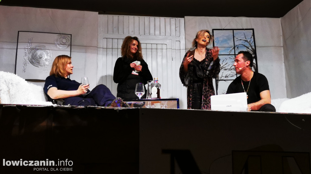 (Nie)Zwykły Teatr przedstawienie \\\