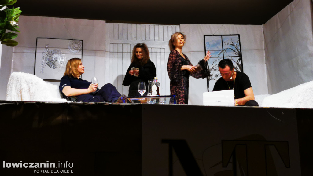 (Nie)Zwykły Teatr przedstawienie \\\