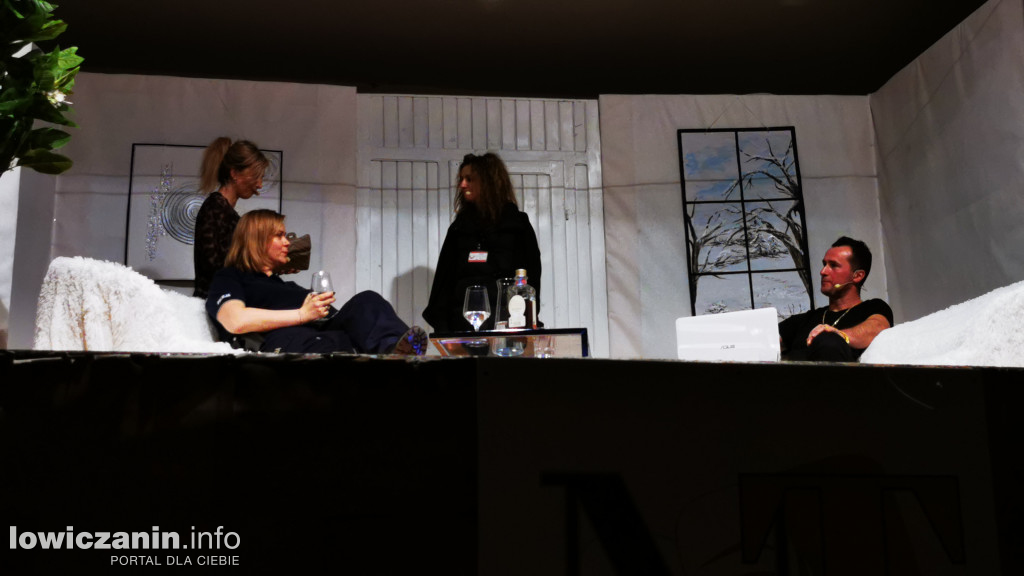 (Nie)Zwykły Teatr przedstawienie \\\