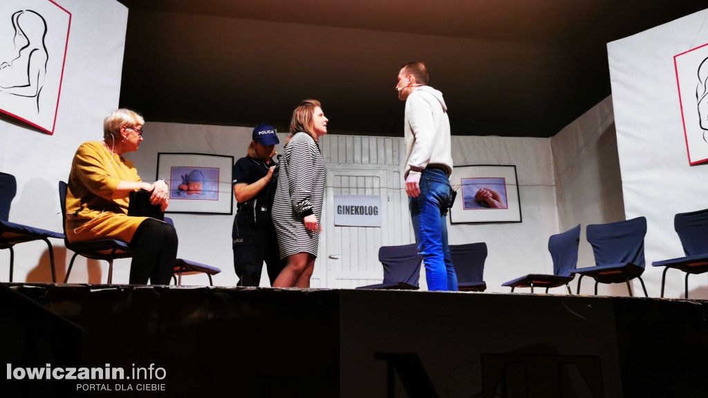 (Nie)Zwykły Teatr przedstawienie \\\