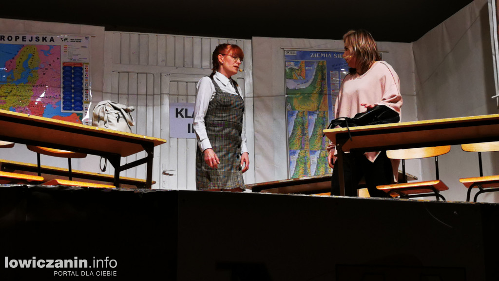 (Nie)Zwykły Teatr przedstawienie \\\