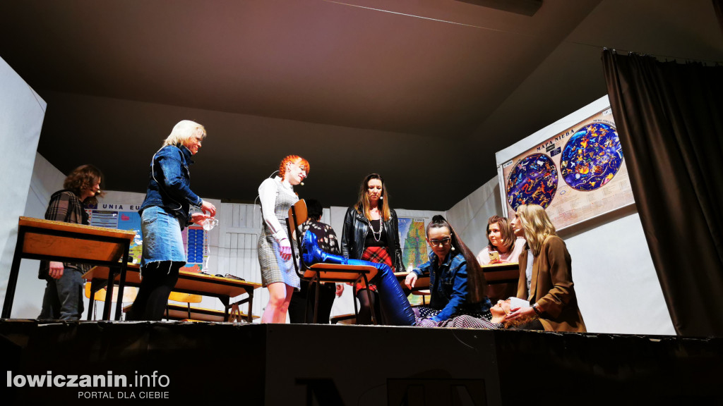 (Nie)Zwykły Teatr przedstawienie \\\