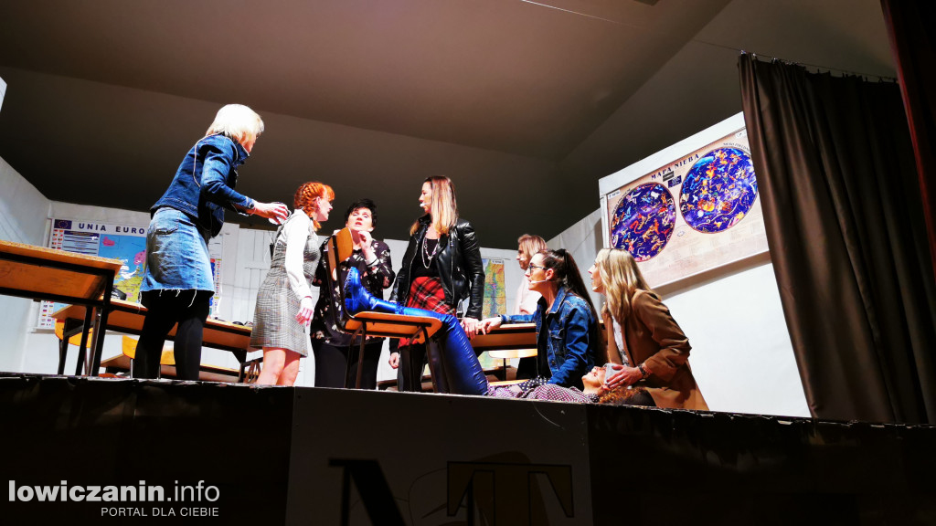 (Nie)Zwykły Teatr przedstawienie \\\