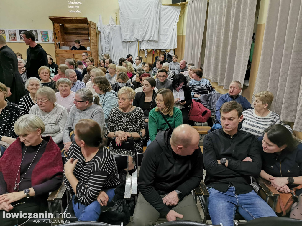 (Nie)Zwykły Teatr przedstawienie \\\