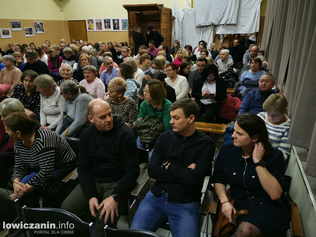 (Nie)Zwykły Teatr przedstawienie \\\