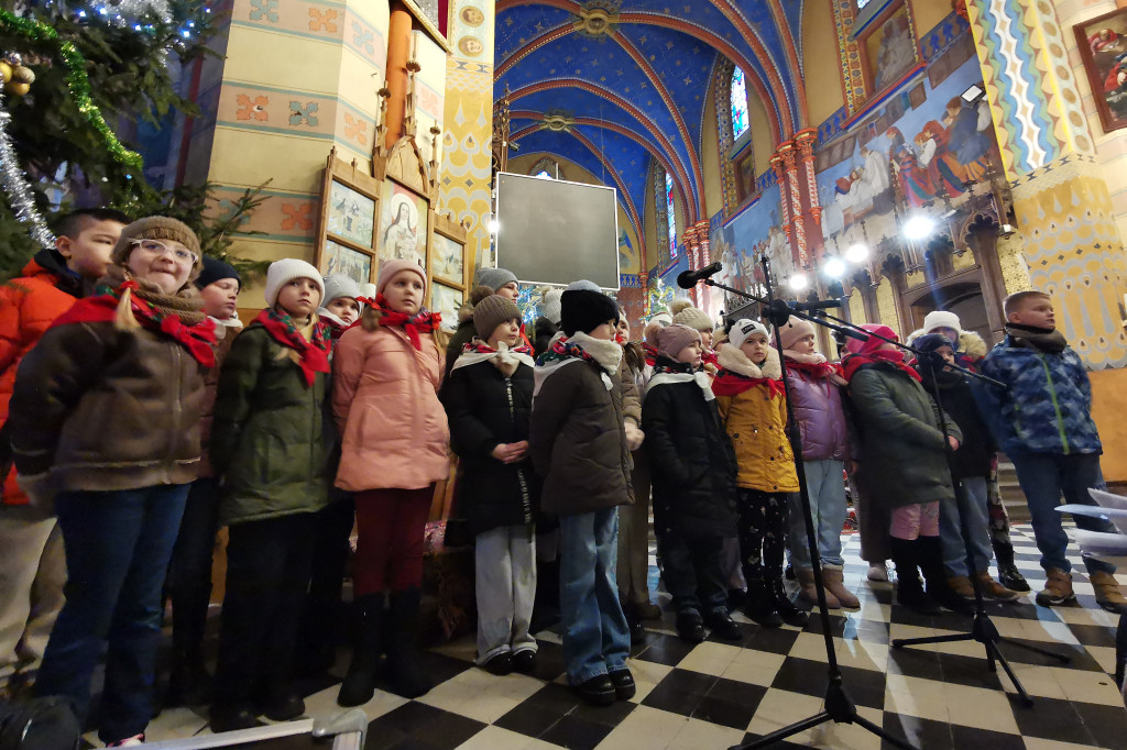 DZPiT Zduny zaśpiewał w kościele w Złakowie Kościelnym