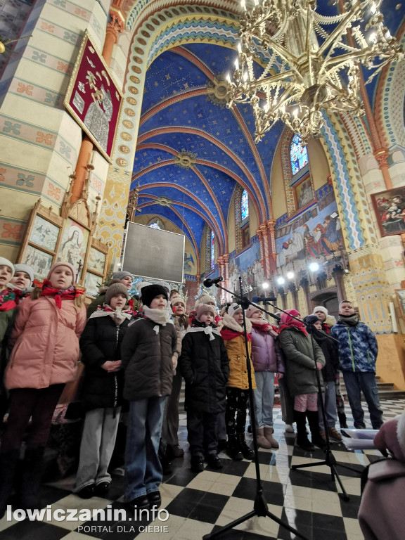 DZPiT Zduny zaśpiewał w kościele w Złakowie Kościelnym