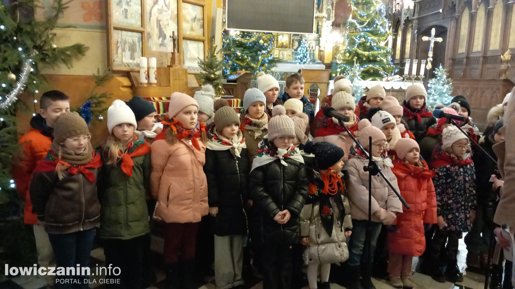 DZPiT Zduny zaśpiewał w kościele w Złakowie Kościelnym