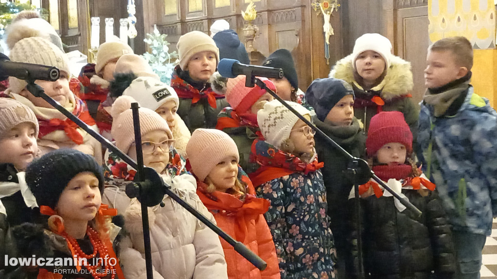 DZPiT Zduny zaśpiewał w kościele w Złakowie Kościelnym