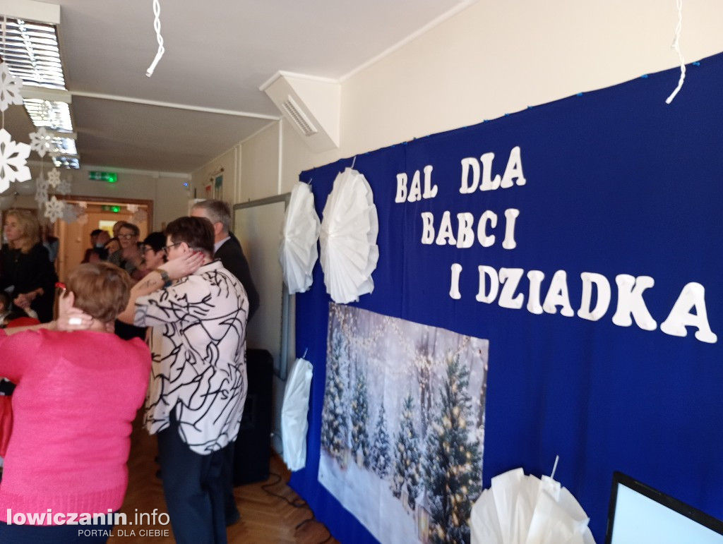 Bal niedźwiadków z babciami i dziadkami