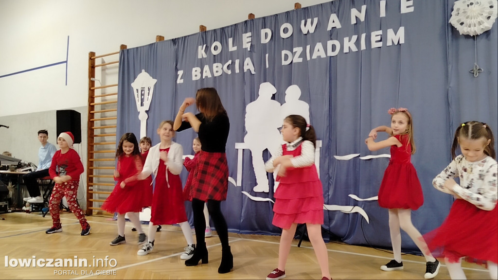 Kolędowanie z Babcią i Dziadkiem w Bobrownikach