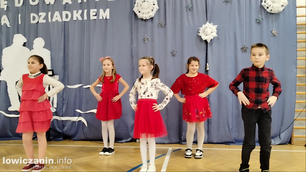Kolędowanie z Babcią i Dziadkiem w Bobrownikach