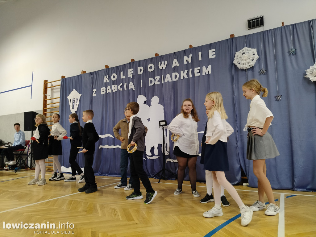 Kolędowanie z Babcią i Dziadkiem w Bobrownikach