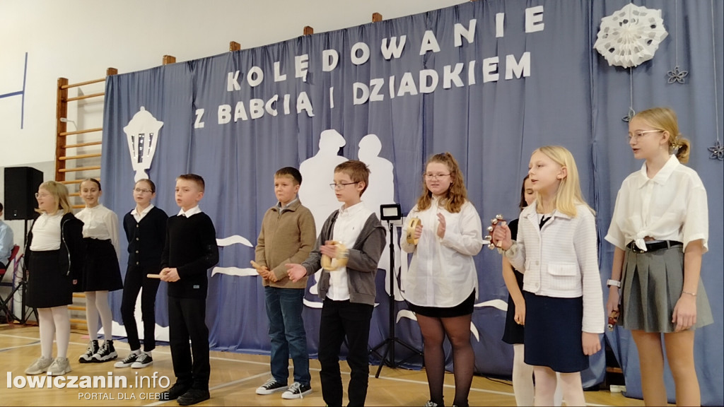 Kolędowanie z Babcią i Dziadkiem w Bobrownikach