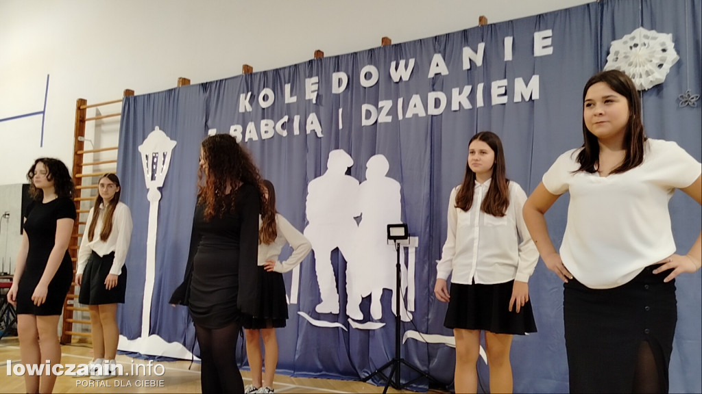 Kolędowanie z Babcią i Dziadkiem w Bobrownikach