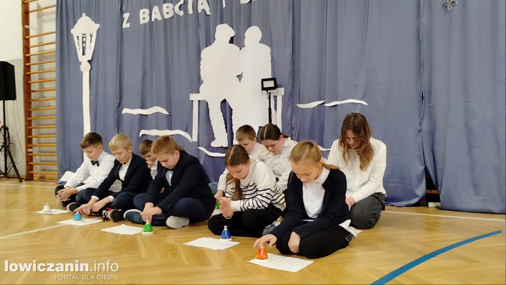 Kolędowanie z Babcią i Dziadkiem w Bobrownikach