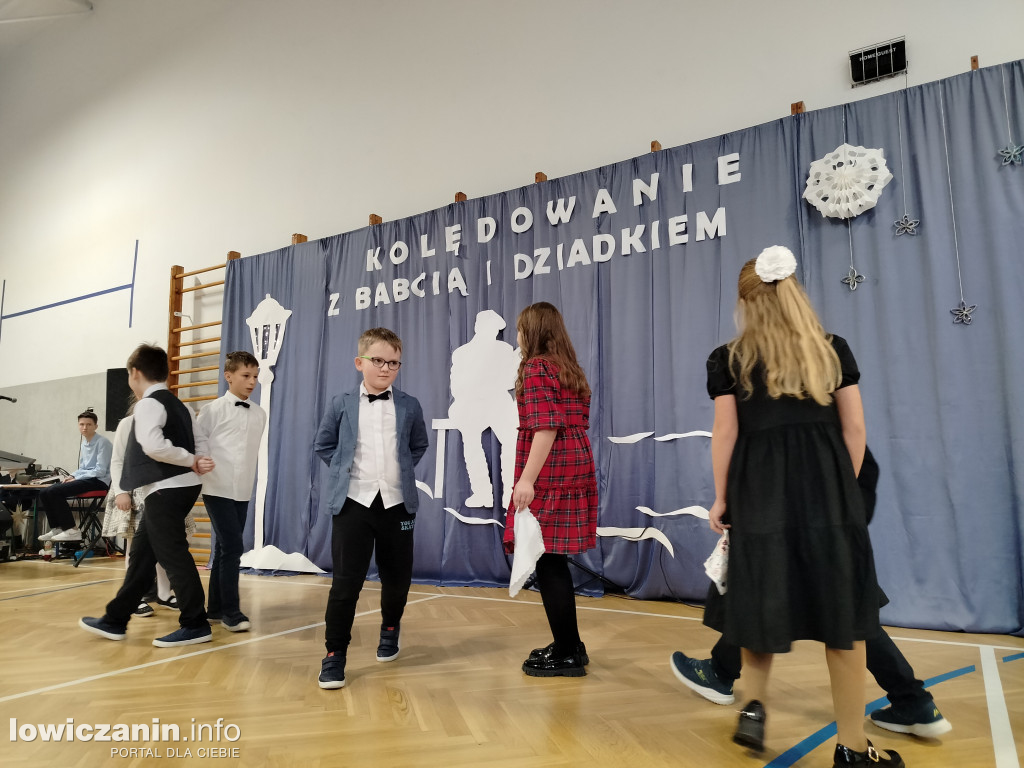 Kolędowanie z Babcią i Dziadkiem w Bobrownikach