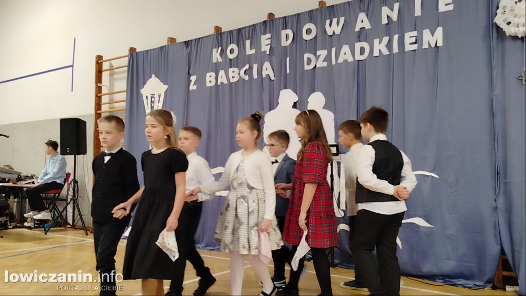 Kolędowanie z Babcią i Dziadkiem w Bobrownikach