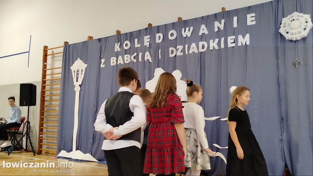 Kolędowanie z Babcią i Dziadkiem w Bobrownikach