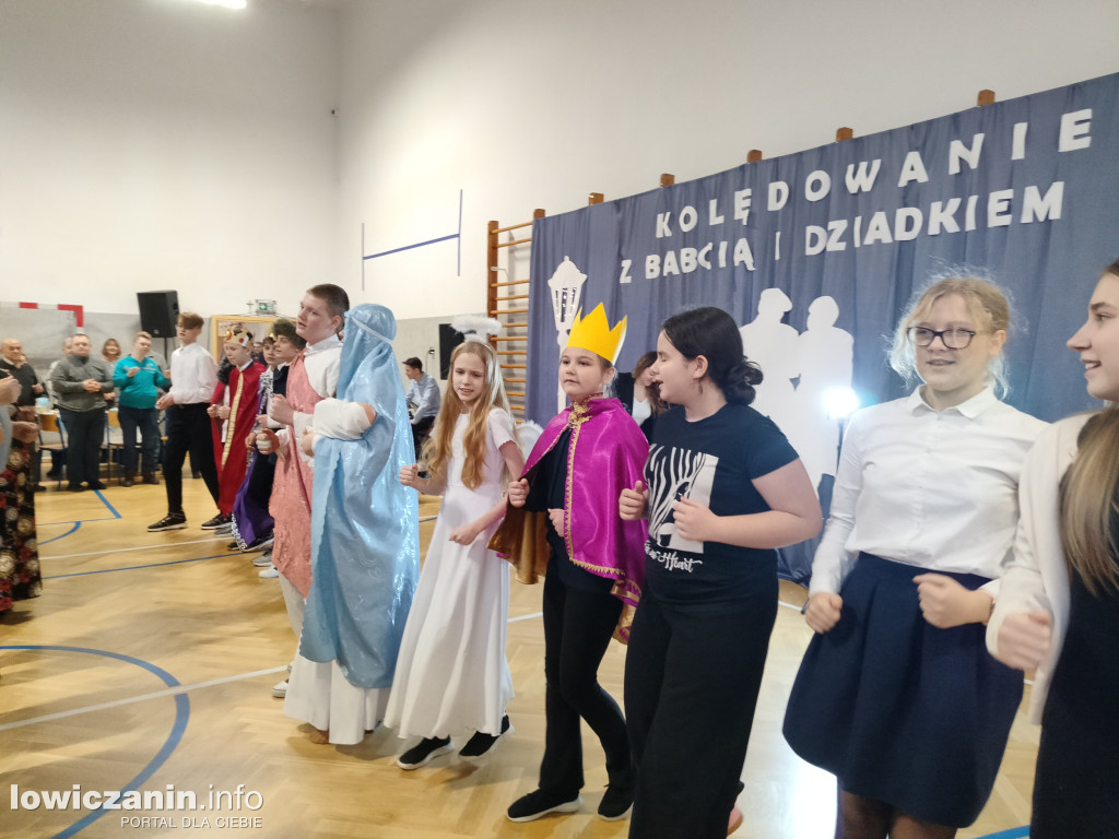 Kolędowanie z Babcią i Dziadkiem w Bobrownikach