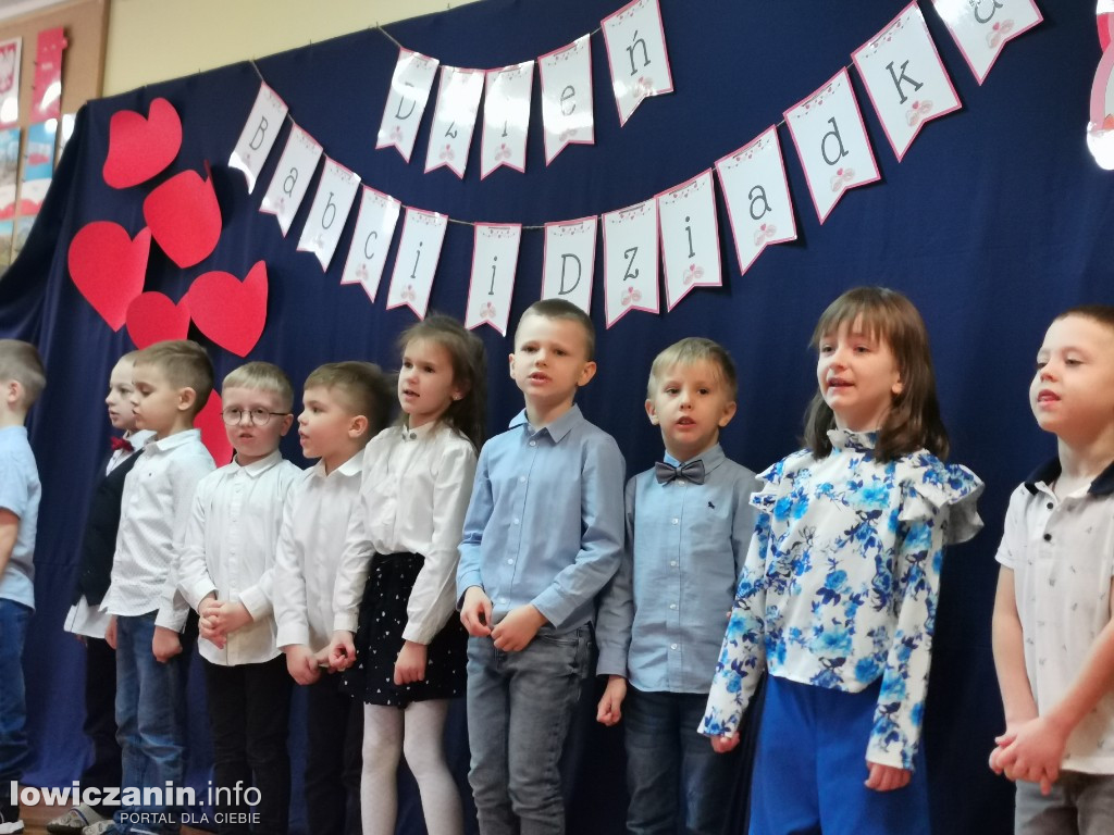 Przedstawienie dla Babci i Dziadka w Słoneczku