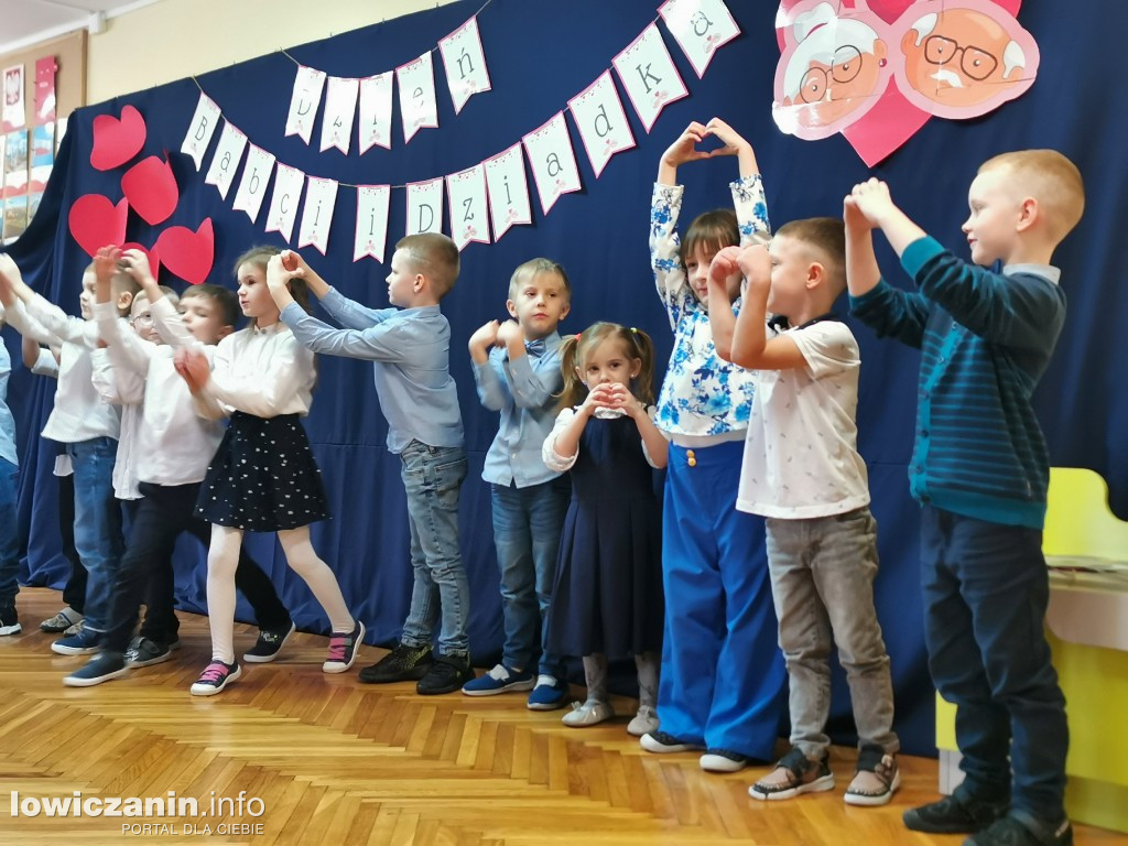 Przedstawienie dla Babci i Dziadka w Słoneczku