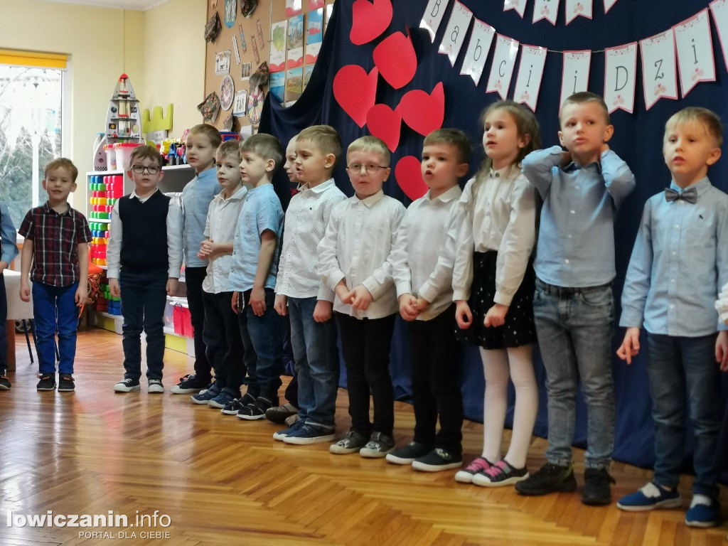 Przedstawienie dla Babci i Dziadka w Słoneczku