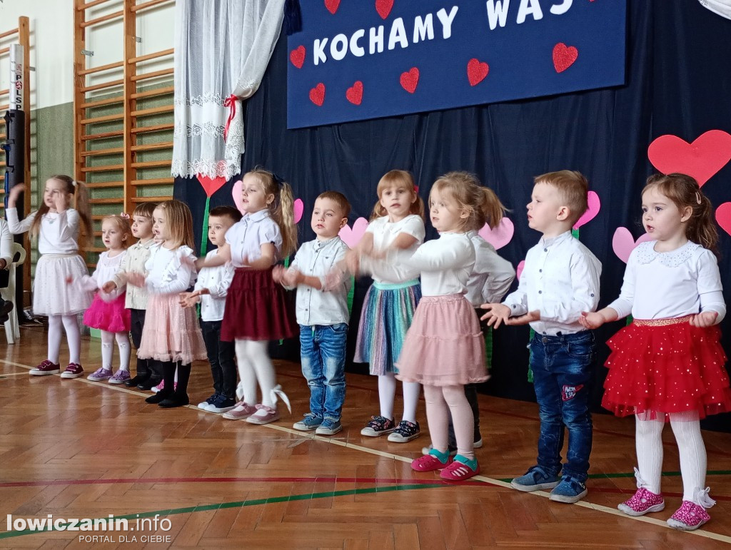 Dzień Babci i Dziadka w szkole w Mąkolicach