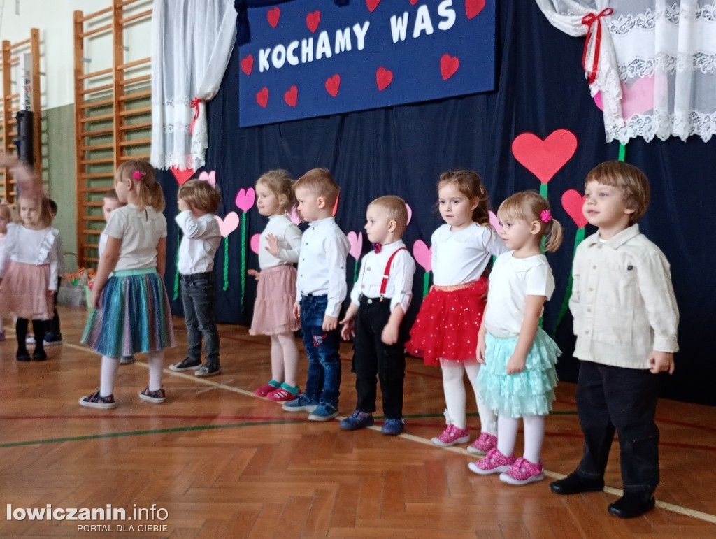 Dzień Babci i Dziadka w szkole w Mąkolicach