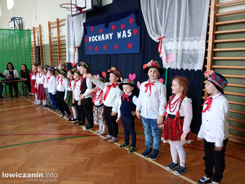 Dzień Babci i Dziadka w szkole w Mąkolicach